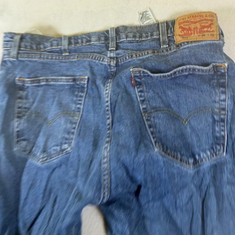 Levis 514 Straight Fit Mens Blue Jeans Medium Wash Denim 38x32 514-0402